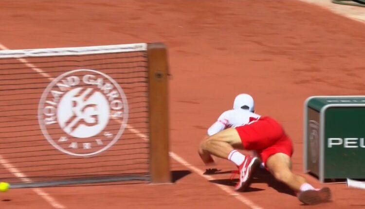 Roland Garros: Απίστευτος Τσιτσιπάς σώριασε στο έδαφος τον Τζόκοβιτς (VIDEO)