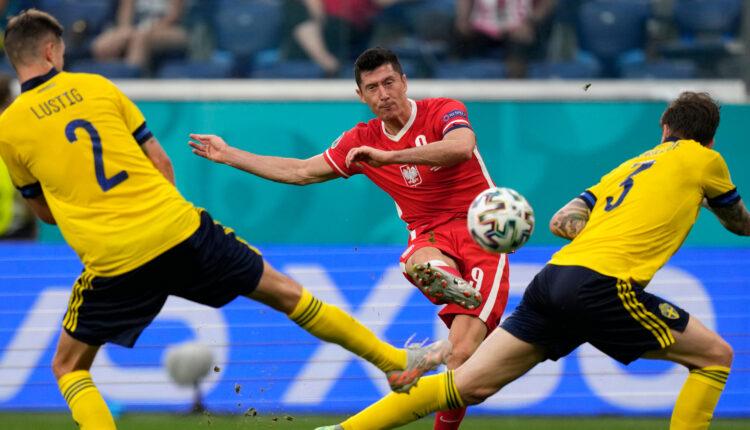 EURO 2021: Πάλεψε η Πολωνία, αλλά έμεινε αποκλείστηκε μετά την ήττα 3-2 από τη Σουηδία (VIDEO)