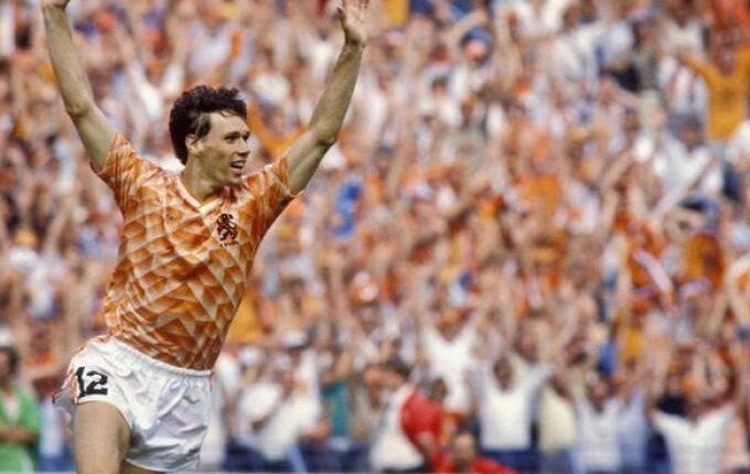 Σαν σήμερα: Το ιστορικό γκολ του Φαν Μπάστεν στον τελικό του EURO 1988 (VIDEO)