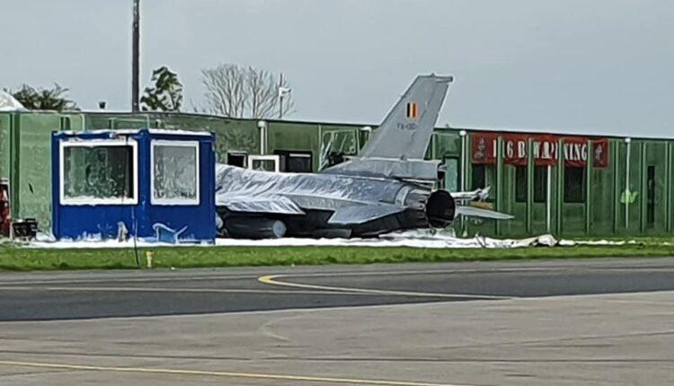 F-16 έπεσε σε κτίριο στην Ολλανδία με τον πιλότο να χάνει τον έλεγχο (ΦΩΤΟ-VIDEO)