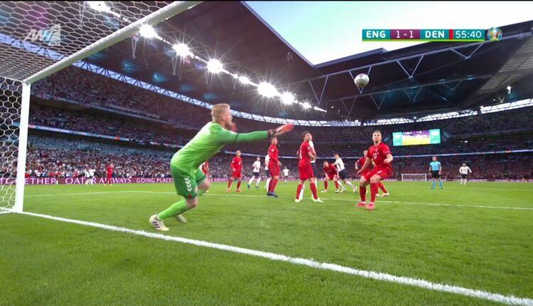 EURO 2021 - Αγγλία - Δανία: Φανταστική εκτίναξη Σμάιχελ στη κεφαλιά του Μαγκουάιρ (VIDEO)