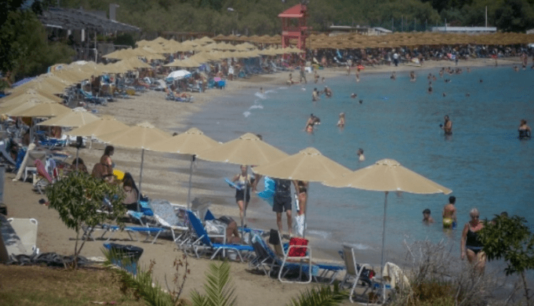 Θλιβερή ευρωπαϊκή πρωτιά της Ελλάδας: Τουλάχιστον 1,3 εκατ. πολίτες δεν μπορούν να πάνε 7 μέρες διακοπές