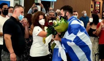 Ολυμπιακοί Αγώνες-Ιακωβίδης: Αποθέωση στο αεροδρόμιο κατά την επιστροφή του (VIDEO)