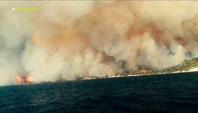 Εύβοια: Κάηκαν σπίτια, εκκενώθηκαν οικισμοί - Ανέλεγκτη η φωτιά