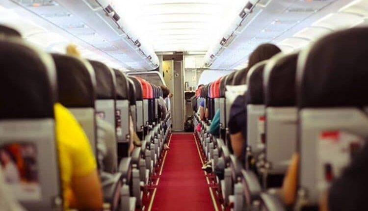 Κύπρος: Άναψε τσιγάρο στο αεροπλάνο και χαστούκισε την αεροσυνοδό που του έκανε παρατήρηση