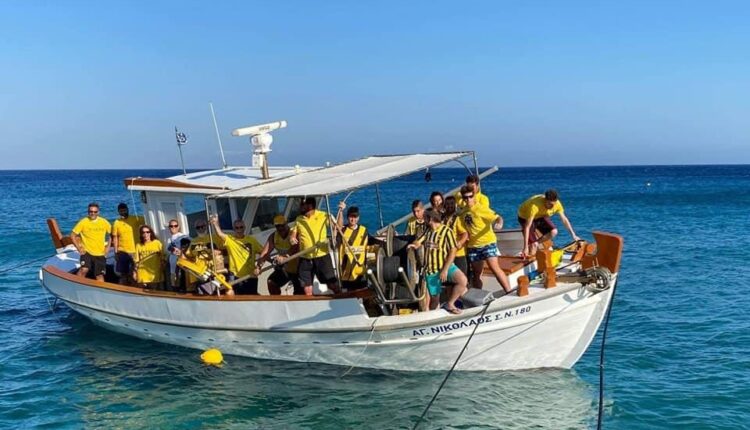 Τρέλα για την ΑΕΚ στην «κιτρινόμαυρη» Νάξο και πάρτι με συνθήματα σε σκάφος! (ΦΩΤΟ)