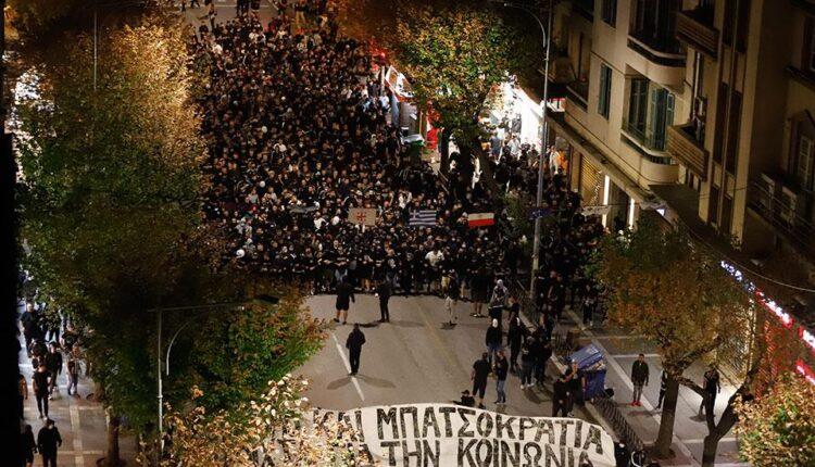 Θεσσαλονίκη: Ενταση μεταξύ αστυνομίας και οπαδών του ΠΑΟΚ (VIDEO)