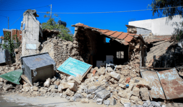 Σεισμός στην Κρήτη: Δεύτερη νύχτα σε σκηνές και σε αυτοκίνητα οι κάτοικοι στο Αρκαλοχώρι (VIDEO)