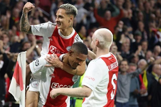 Eredivisie: Διέσυρε την Αϊντχόβεν (5-0) ο Αγιαξ