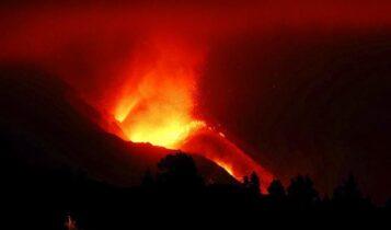 Λα Πάλμα: «Ασυγκράτητο» το ηφαίστειο (VIDEO)