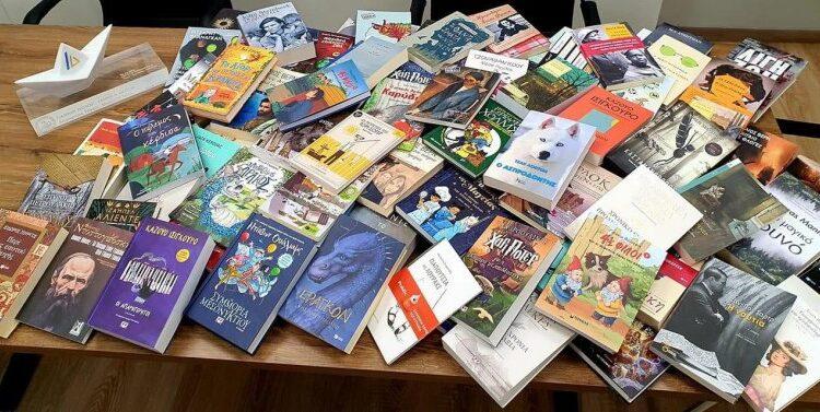 Μέγαρο Μαξίμου: Έστειλε βιβλία στην Τήνο για τους νέους (ΦΩΤΟ)