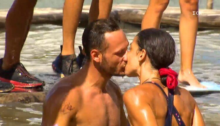 Survivor 5: Το πρώτο φιλί μεταξύ Κατσαούνη και Μυριέλλας! (VIDEO)