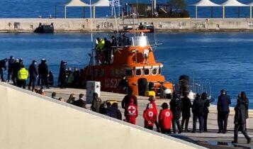 Φωτιά στο πλοίο Euroferry Olympia: Η άφιξη των επιβατών στο λιμάνι της Κέρκυρας