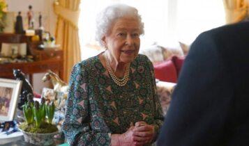 Θετική στον κορωνοϊό η Βασίλισσα Ελισάβετ (VIDEO)