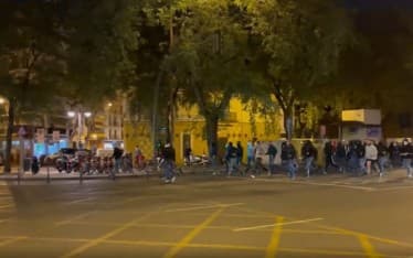 Άγρια επεισόδια ανάμεσα σε οπαδούς της Γουέστ Χαμ και της Άιντραχτ (VIDEO)