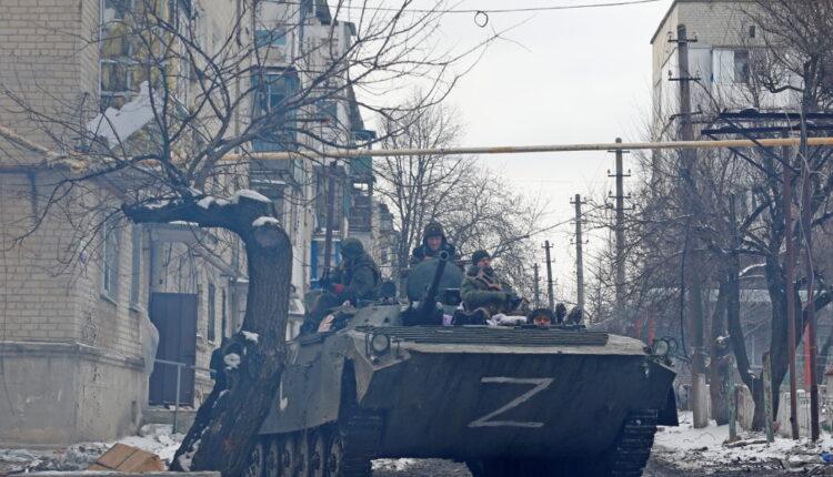 Πόλεμος στην Ουκρανία: Μπήκαν στην ανατολική Μαριούπολη οι Ρώσοι, προελαύνουν για Κίεβο (VIDEO)