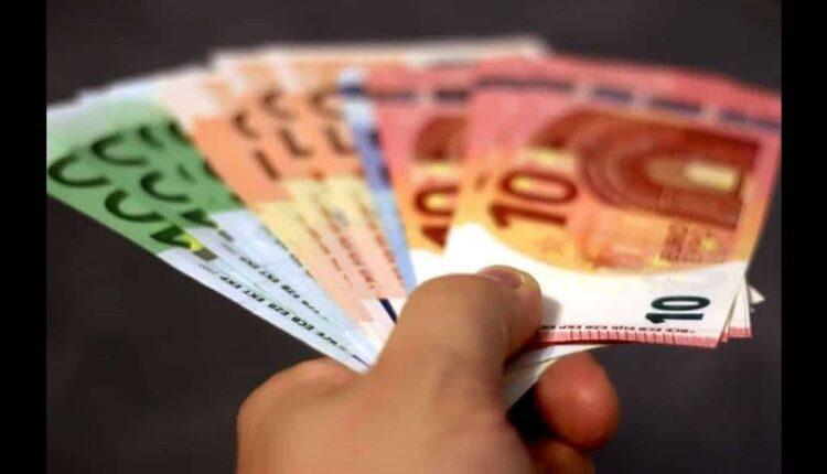 Ακρίβεια: Ενισχύσεις 1,1 δισ. ευρώ που θα ανακουφίσουν 3,2 εκατ. ευάλωτους πολίτες (VIDEO)