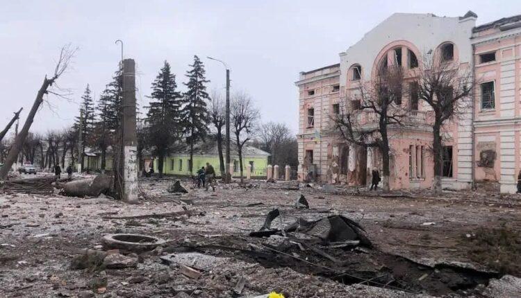 Επίθεση των Ρώσων κοντά στο Χάρκοβο με 21 νεκρούς – Καταστράφηκε ολοσχερώς ένα σχολείο