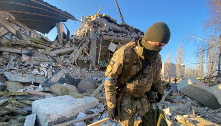 Πόλεμος στην Ουκρανία: Φόβοι για εκατόμβη νεκρών από την αεροπορική επιδρομή στο Μικολάιφ