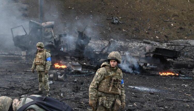 Πόλεμος: Οι Ουκρανοί ισχυρίζονται ότι μπλόκαραν την είσοδο των Ρώσων στο Κίεβο