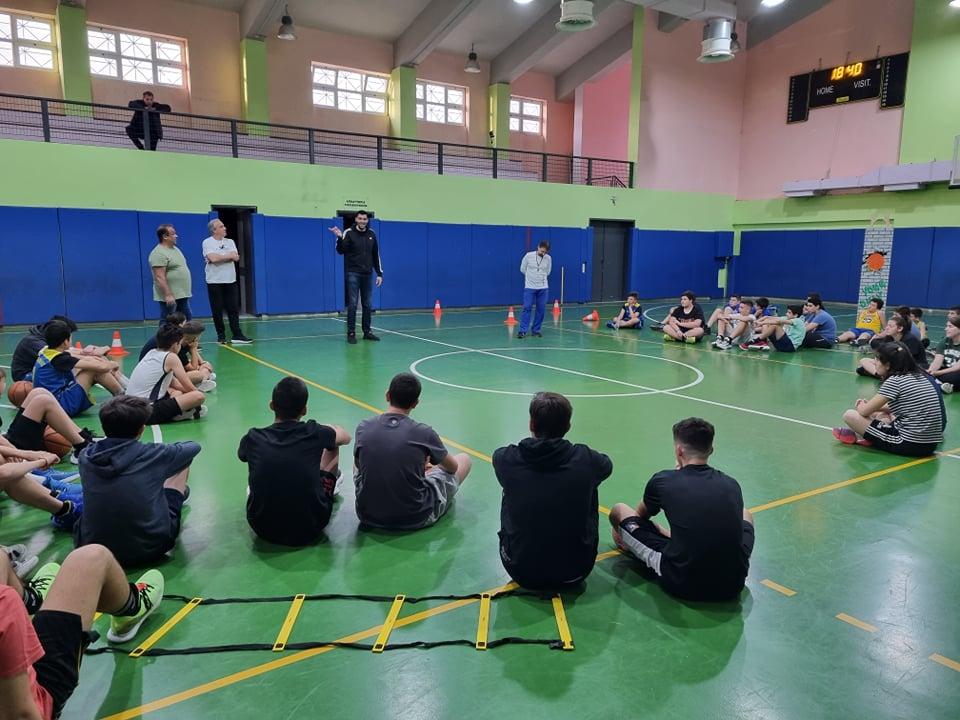 Ο Δημήτρης Μαυροειδής μίλησε σε μικρούς αθλητές στο Camp του Α.Σ Ροδόπολης
