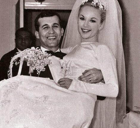 Το βίντεο από τον γάμο της Αλίκης Βουγιουκλάκη και του Δημήτρη Παπαμιχαήλ που διέρρευσε 57 χρόνια μετά