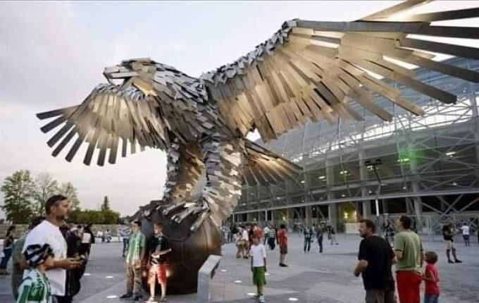 «OPAP Arena»: Στην Αθήνα ο Ούγγρος γλύπτης που θα φτιάξει τον εντυπωσιακό Δικέφαλο Αετό (ΦΩΤΟ)