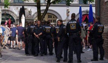 Γερμανία: Συνελήφθησαν Άγγλοι οπαδοί για βιαιοπραγία και ναζιστικούς χαιρετισμούς (VIDEO)