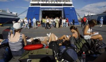 Συνεχίζεται η έξοδος των αδειούχων του Ιουλίου - Αυξημένη η κίνηση στα λιμάνια Πειραιά και Ραφήνας