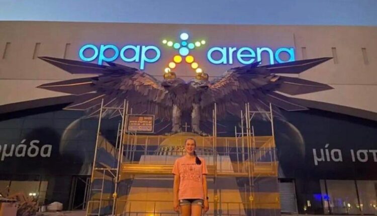ΑΕΚ: Η Κουλίκοβα μπροστά στον αετό στην «OPAP Arena» (ΦΩΤΟ)