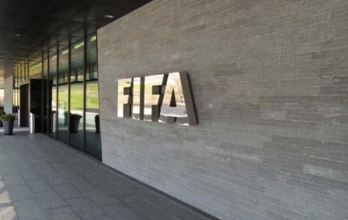 Η FIFA απειλεί με αποκλεισμό την Ινδία
