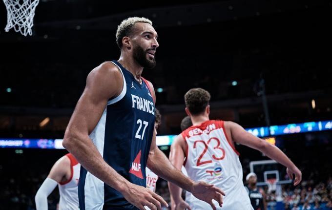 Eurobasket: Ο Γκομπέρ έσωσε την Γαλλία, 87-86 την Τουρκία στη παράταση