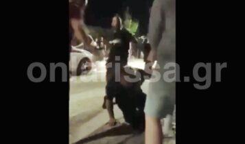 Άγρια επίθεση σε αστυνομικούς: Τους είχαν ρίξει κάτω με κλωτσιές και μπουνιές (VIDEO)