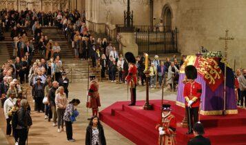 Βασίλισσα Ελισάβετ: Στο Λονδίνο βασιλείς και αρχηγοί κρατών – Η κηδεία θα προβληθεί σε 124 σινεμά