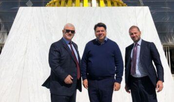 Ο πρέσβης των ΗΠΑ στην «Αγιά Σοφιά-OPAP Arena» - Τον ξενάγησαν Δημήτρης και Γιώργος Μελισσανίδης (ΦΩΤΟ) Ο πρέσβης των ΗΠΑ στην «Αγιά Σοφιά-OPAP Arena» - Τον ξενάγησαν Δημήτρης και Γιώργος Μελισσανίδης (ΦΩΤΟ)