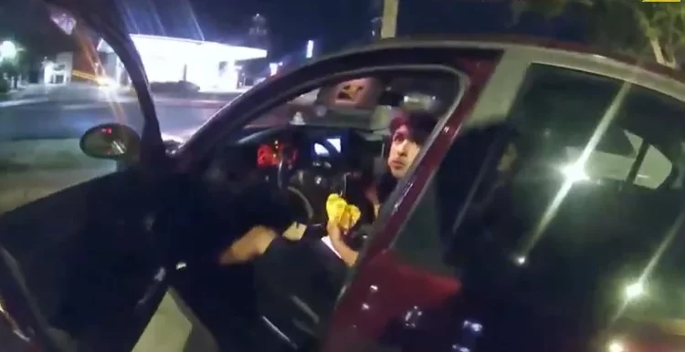 VIDEO σοκ: Αστυνομικός στις ΗΠΑ πυροβόλησε ανύποπτο 17χρονο την ώρα που έτρωγε!
