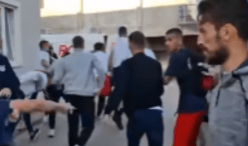 Βοσνία: Ο προπονητής της Ζρίνσκι Μόσταρ έπαιξε ξύλο με αντίπαλους οπαδούς! (VIDEO)