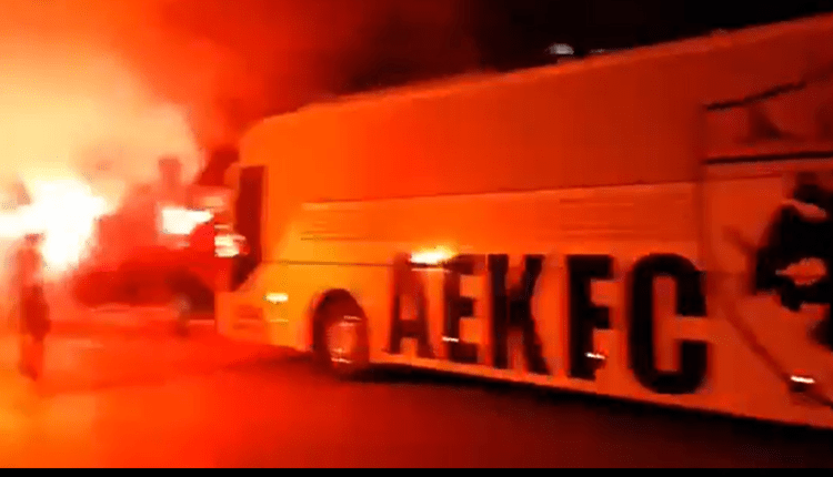 Τρομερή υποδοχή της ΑΕΚ στη Λιβαδειά - Έγινε η νύχτα μέρα! (VIDEO)