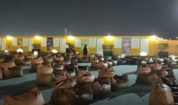 Μουντιάλ 2022: Το Κατάρ χρησιμοποίησε κοντέινερ για να κατασκευάσει ένα fan village στην μέση της ερήμου (VIDEO)