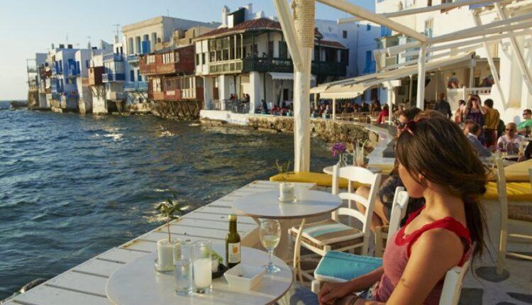 Τελευταία η Μύκονος: Το ελληνικό νησί που βούλιαξε από τουρίστες τον Οκτώβρη
