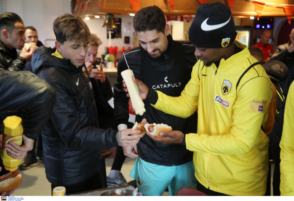 ΑΕΚ: Παραδοσιακές σούπες και hot dogs στο παγωμένο Scharendijke (ΦΩΤΟ - VIDEO)