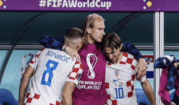 Μουντιάλ 2022: Η συγκλονιστική πατρική αγκαλιά του Βίντα σε Κόβασιτς και Μόντριτς (VIDEO)