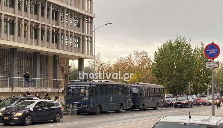 Θεσσαλονίκη: Πήρε προθεσμία για την Παρασκευή ο αστυνομικός – «Πυροβόλησα ενστικτωδώς προς τα κάτω», είπε