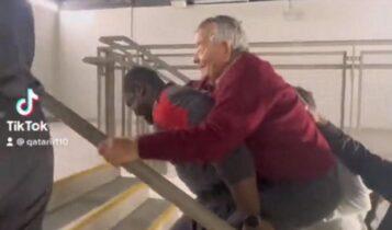 Μουντιάλ 2022: Σεκιούριτι βοήθησε ηλικιωμένο να ανέβει τα σκαλιά του «Lusail» παίρνοντας τον στην πλάτη του! (VIDEO)