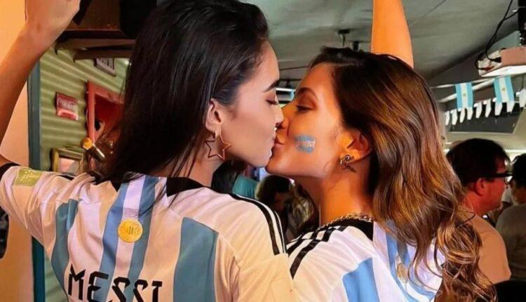 Μαριάνα Βαρελά – Φαμπιόλα Βαλεντίν: Γιόρτασαν τη νίκη της Αργεντινής με ένα φιλί