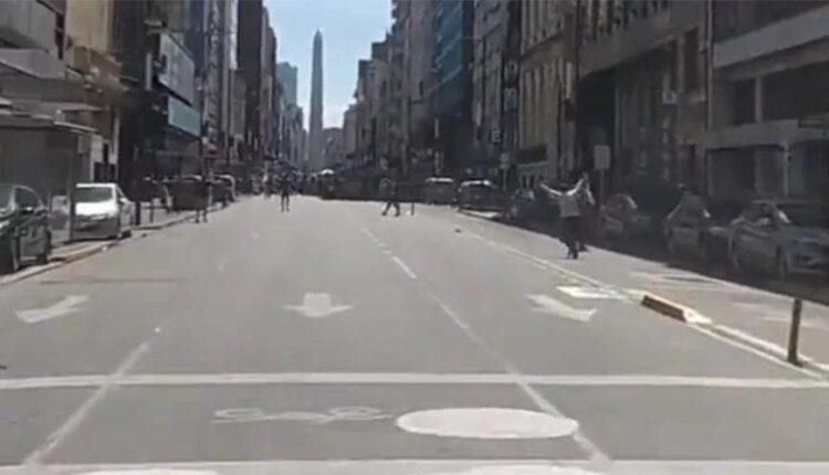 «Σα να τελείωσε ο πόλεμος»: Το απίθανο VIDEO από τους δρόμους του Μπουένος Άιρες