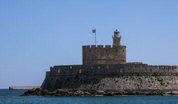 Αυτά είναι τα 3 ελληνικά νησιά που θα «πλημμυρίσουν» από τουρίστες το 2023