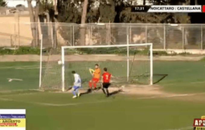 Απίστευτο και όμως αληθινό: Διαιτητής στην Ιταλία έδειξε γκολ σε φάση που η μπάλα βγήκε... άουτ (VIDEO)