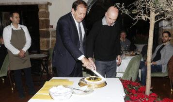 ΑΕΚ: Έκοψε την πρωτοχρονιάτικη πίτα η «βασίλισσα» - Ποιοι κέρδισαν το φλουρί (ΦΩΤΟ)