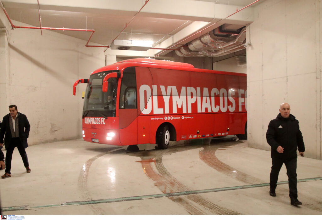 Εικόνες από την άφιξη της ΑΕΚ και του Ολυμπιακού στην «Αγιά Σοφιά- OPAP Arena»